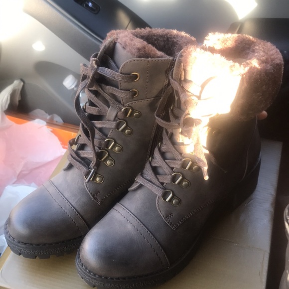 These are winter shoes and the brand name is GoodChoices. - Picture 2 of 8